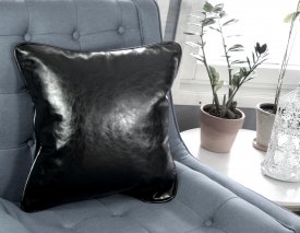 Exklusiv and classic pillow in black leather
